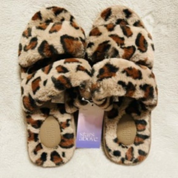 (NEW) Stars Above - Leopard Faux Fur Bed Slippers - Sizes Available 9, 10 - Picture 2 of 7